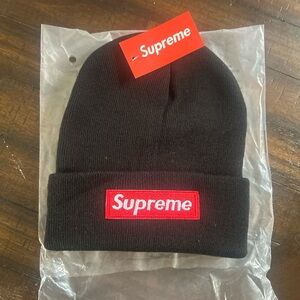 Supreme Red Logo Black Beanie